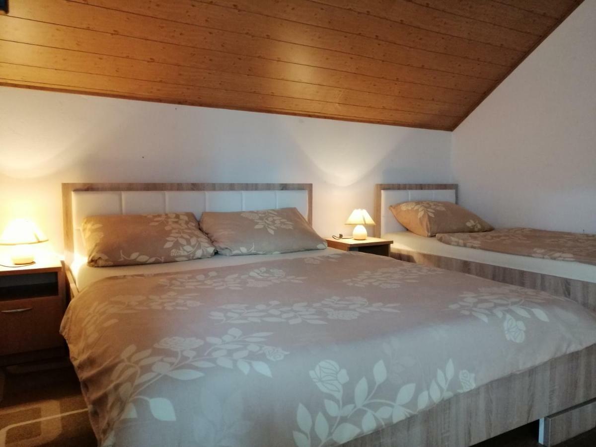 Apartamento House Mihaela&Nina Selište Drežničko Exterior foto